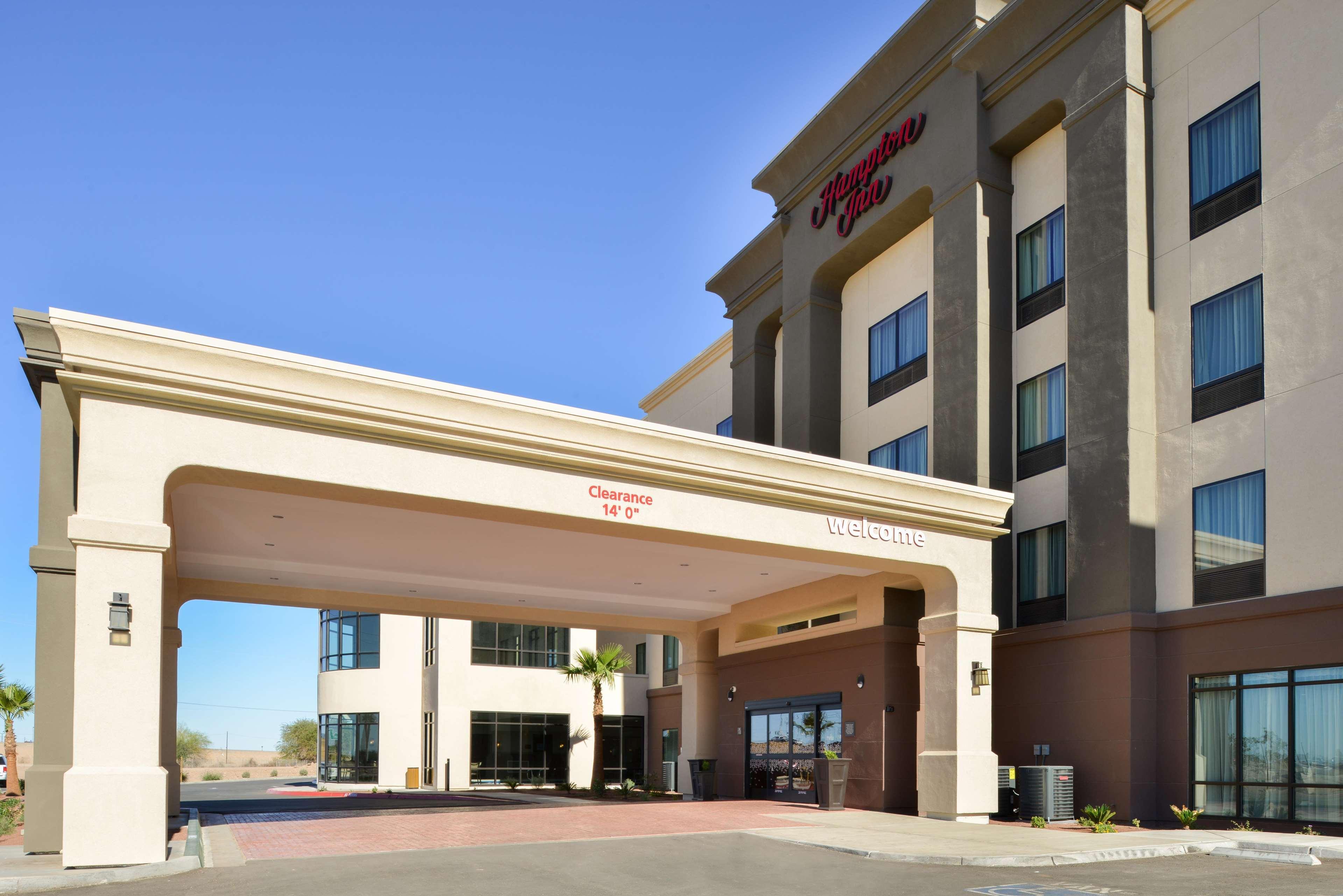 Hampton Inn El Centro Exterior photo