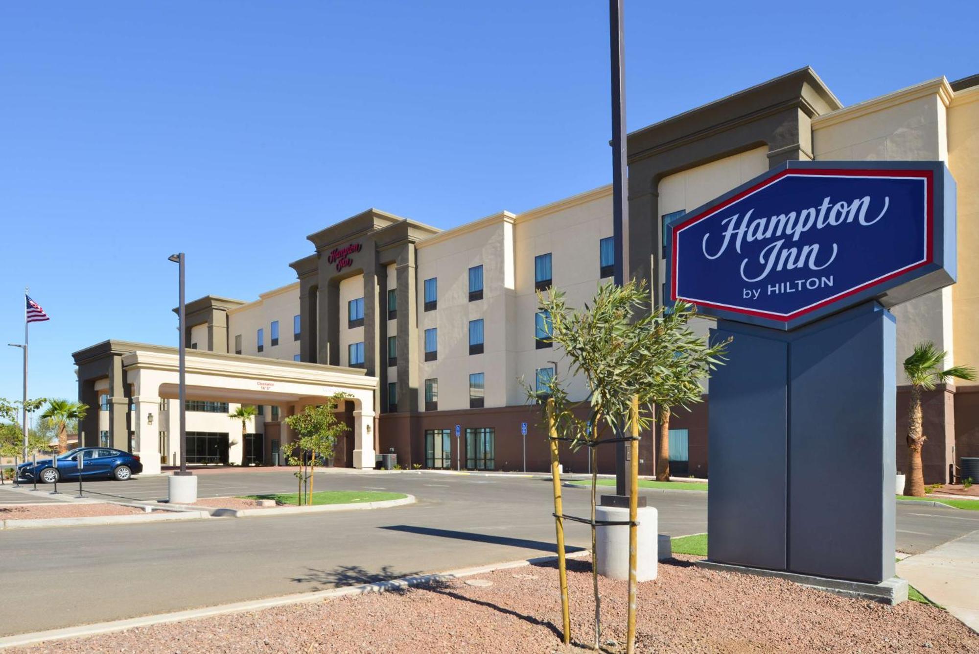 Hampton Inn El Centro Exterior photo
