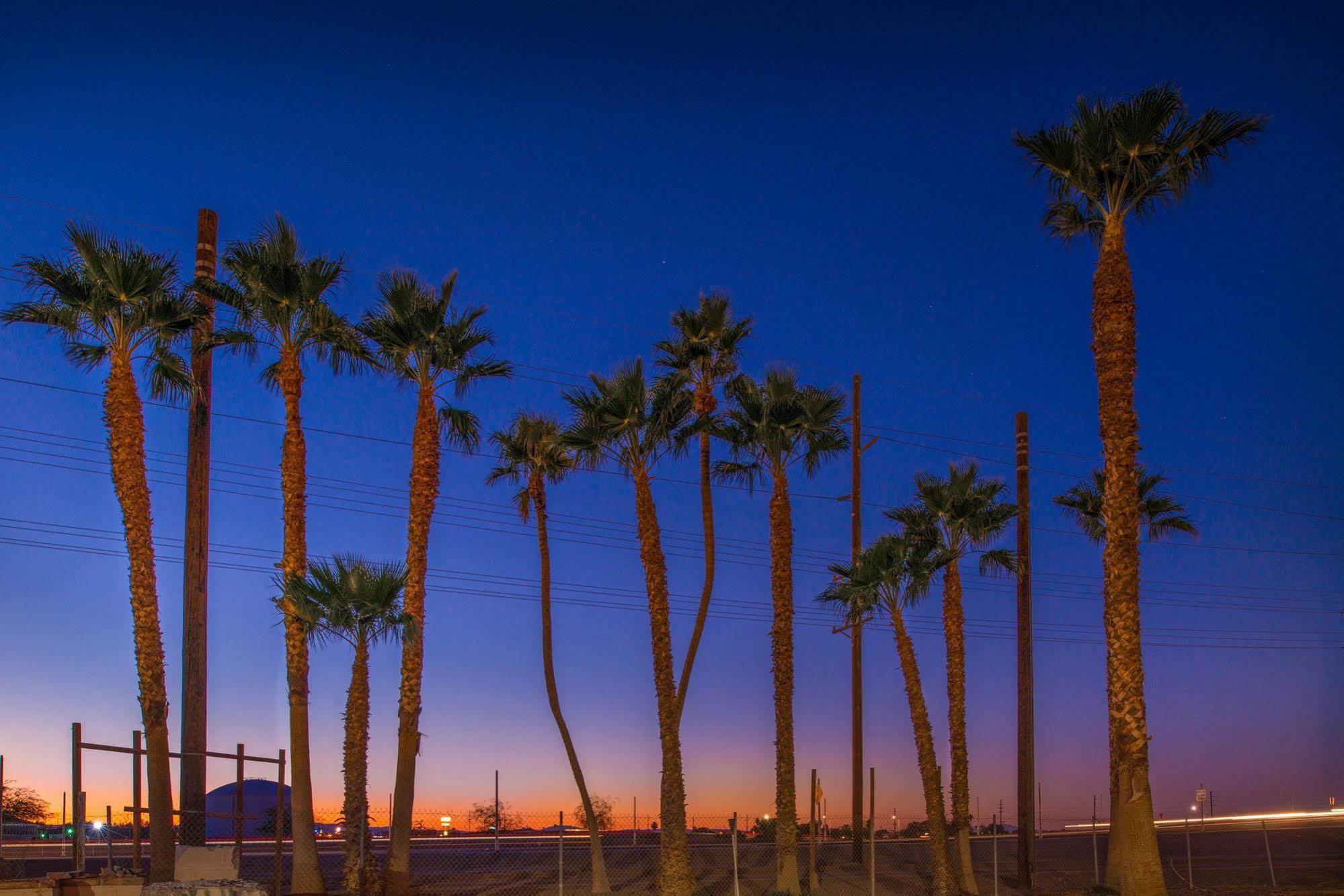 Hampton Inn El Centro Exterior photo